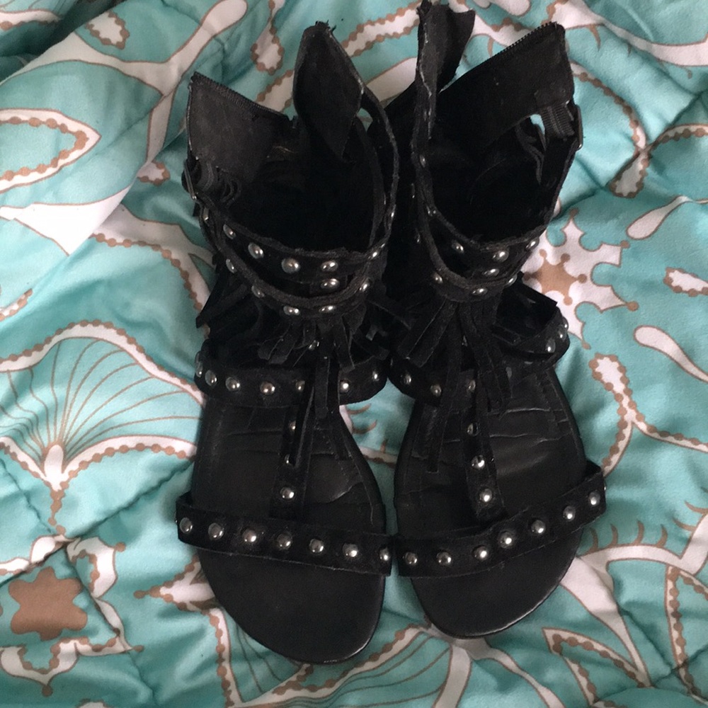 Fringe sandals